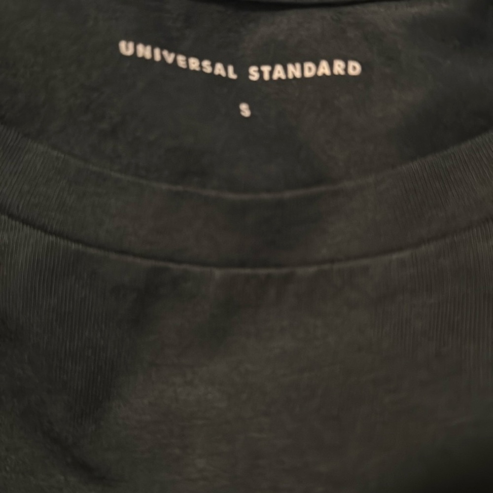 Universal Standard Dark Green Women's Tee 1x - Picture 3 of 5